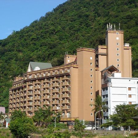 Fujiyeh Chipen Hot Spring Resort Wenquan Екстер'єр фото